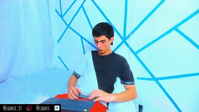 liam scott77 online show from September 2025 05:11:02 AM