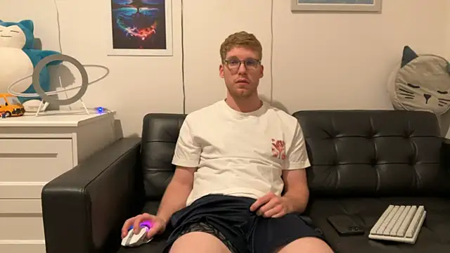 BlueEyedTallGuy94 online show from December 2024 04:56:02 AM