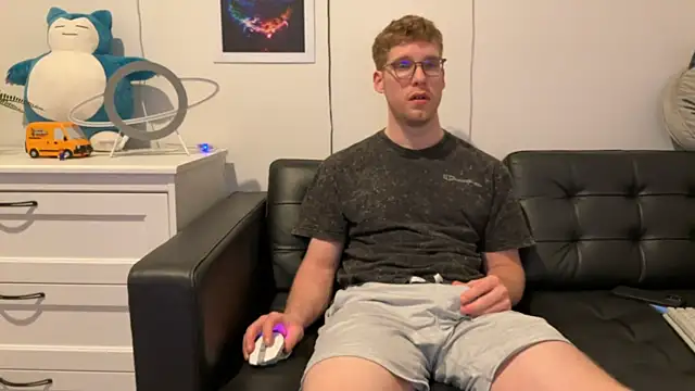 BlueEyedTallGuy94 online show from December 2024 03:05:02 AM