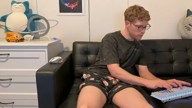 BlueEyedTallGuy94 online show from January 2025 04:52:01 AM