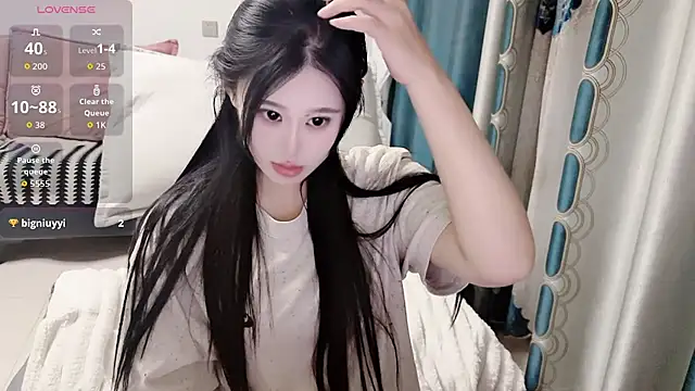 QQ-tutu online show from September 2025 01:37:01 PM