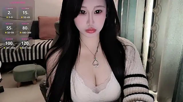 QQ-tutu online show from October 2025 02:12:02 AM