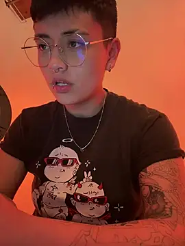 Snapshot of Ashley_Chriss chatting on December 2024 06:44:01 AM Ashley Chriss online show from December 2024 06:44:01 AM