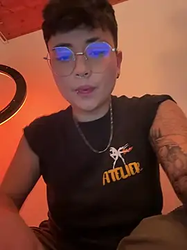 Snapshot of Ashley_Chriss chatting on January 2025 12:24:01 AM Ashley Chriss online show from January 2025 12:24:01 AM