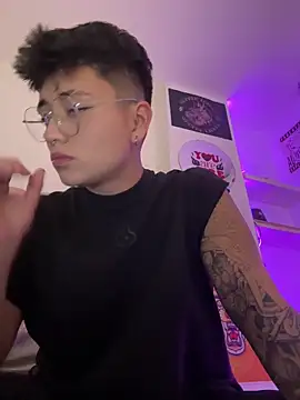 Snapshot of Ashley_Chriss chatting on February 2025 12:42:01 AM Ashley Chriss online show from February 2025 12:42:01 AM