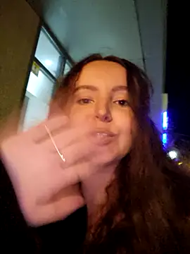 LineaDemie online show from October 2025 07:13:01 PM