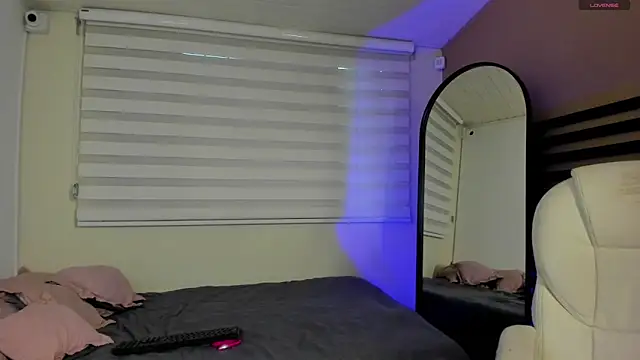 Catyloves online show from November 2025 10:12:01 PM