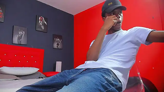 Snapshot of OraineBarrett chatting on December 2024 10:09:02 PM OraineBarrett online show from December 2024 10:09:02 PM