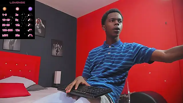 Snapshot of OraineBarrett chatting on December 2024 08:58:02 PM OraineBarrett online show from December 2024 08:58:02 PM