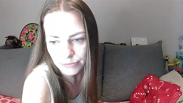 Snapshot of AnnaDiamond1 chatting on July 2026 12:07:01 PM AnnaDiamond1 online show from July 2026 12:07:01 PM