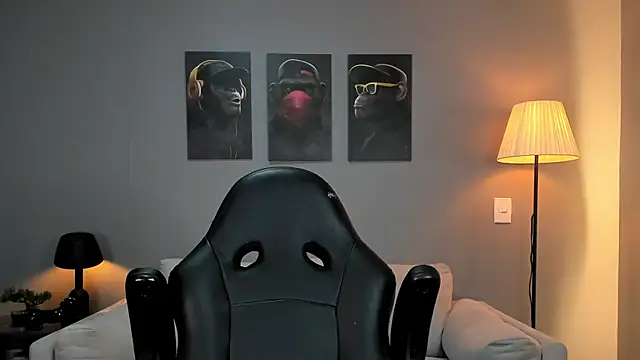 ApoloMakris online show from November 2025 08:19:01 PM