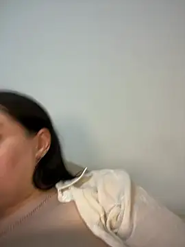 Evelinia online show from February 2025 08:14:02 PM