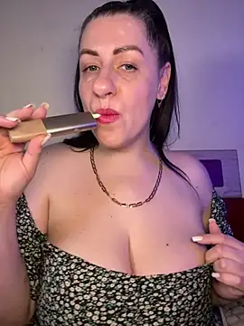 Evelinia online show from May 2026 03:40:01 PM