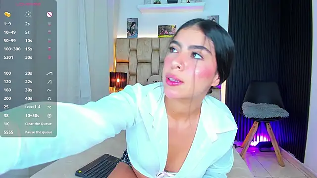 little sophie18 online show from November 2025 08:03:01 PM