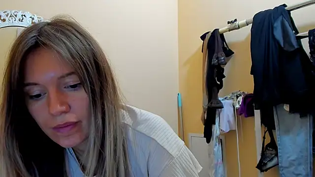 foxy blond online show from November 2025 12:26:01 PM