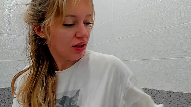 foxy blond online show from April 2026 12:22:02 AM