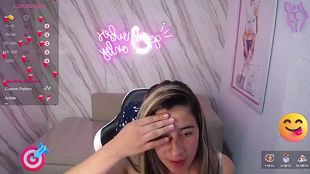 Snapshot of Valerie_b chatting on February 2025 10:42:02 PM Valerie b online show from February 2025 10:42:02 PM