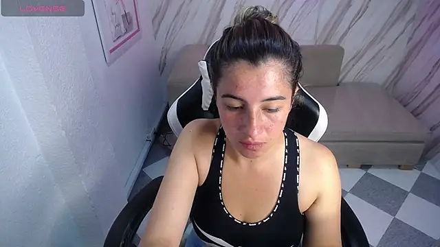 Snapshot of Valerie_b chatting on February 2025 03:12:01 AM Valerie b online show from February 2025 03:12:01 AM