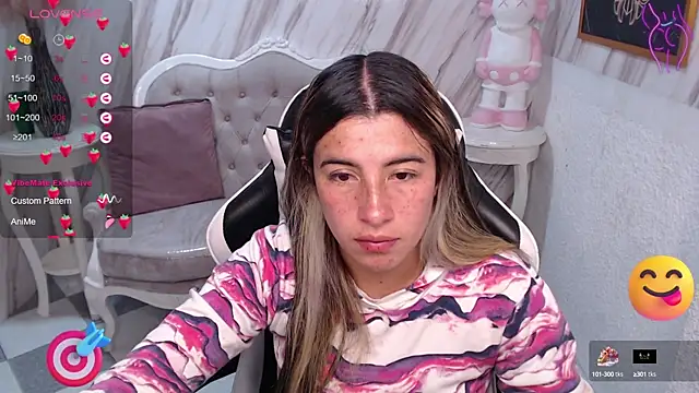 Snapshot of Valerie_b chatting on March 2025 03:07:01 AM Valerie b online show from March 2025 03:07:01 AM