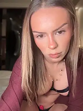 Snapshot of HotBella- chatting on March 2025 08:04:01 PM HotBella- online show from March 2025 08:04:01 PM