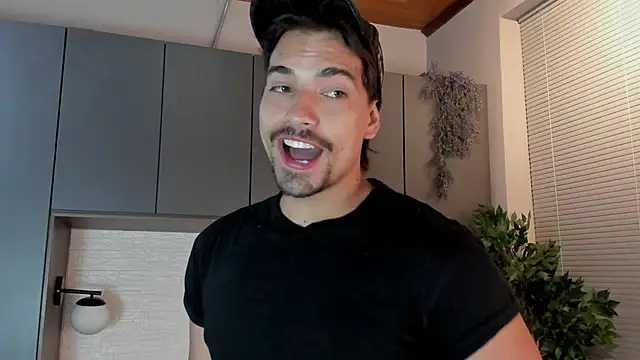 Ian Daviz online show from March 2025 02:08:01 AM