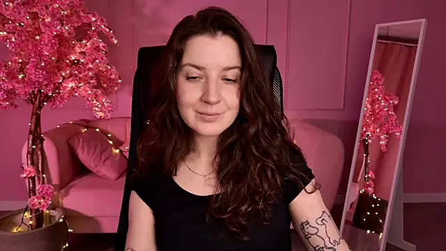 Snapshot of JackieByrd chatting on September 2025 01:15:02 PM JackieByrd online show from September 2025 01:15:02 PM