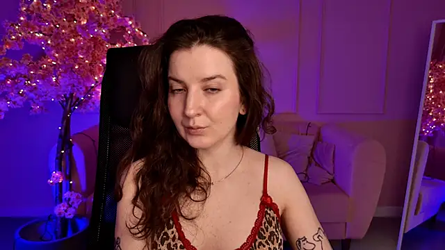 Snapshot of JackieByrd chatting on October 2025 01:21:01 PM JackieByrd online show from October 2025 01:21:01 PM