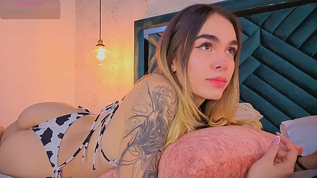 Lucy Vega online show from October 2025 04:48:02 AM