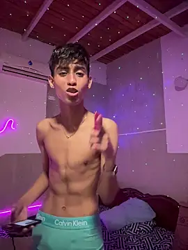 Mauuu18 online show from October 2025 01:28:01 AM