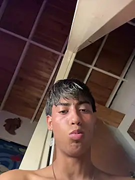 Mauuu18 online show from May 2026 11:01:04 PM