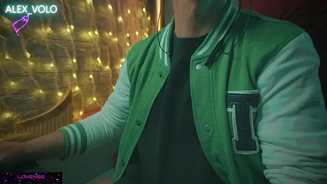 Snapshot of alex-volo chatting on December 2024 09:39:02 AM alex-volo online show from December 2024 09:39:02 AM