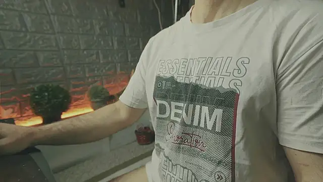 Snapshot of alex-volo chatting on October 2025 03:05:01 AM alex-volo online show from October 2025 03:05:01 AM