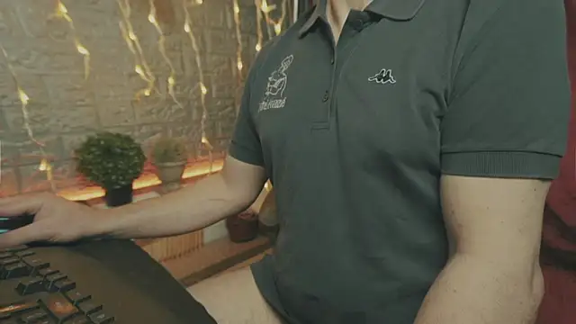 Snapshot of alex-volo chatting on December 2025 04:25:02 PM alex-volo online show from December 2025 04:25:02 PM