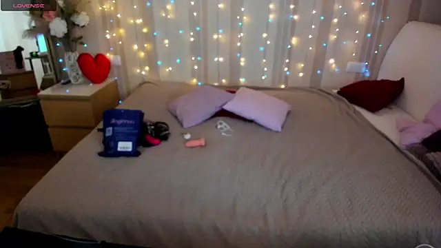 Katherine Fox online show from December 2024 06:54:01 AM