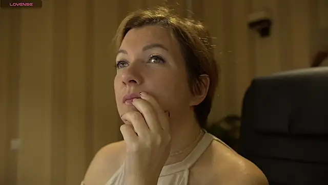 Katherine Fox online show from December 2024 07:04:01 AM