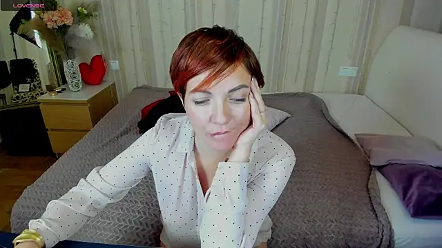 Katherine Fox online show from February 2025 09:54:01 AM