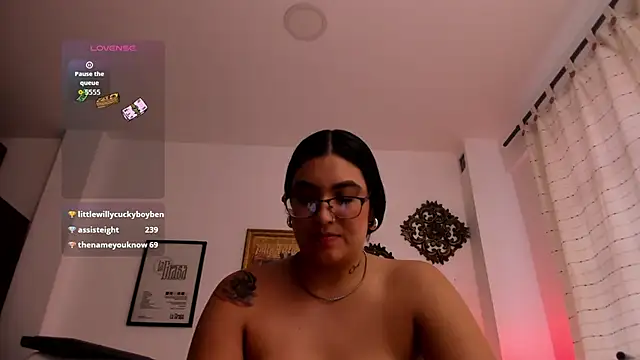 Snapshot of VeronicaGilss chatting on June 2026 05:38:02 PM VeronicaGilss online show from June 2026 05:38:02 PM