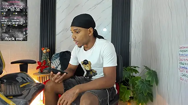 Snapshot of Jack_Muscles69_ chatting on December 2024 08:02:01 PM Jack Muscles69  online show from December 2024 08:02:01 PM