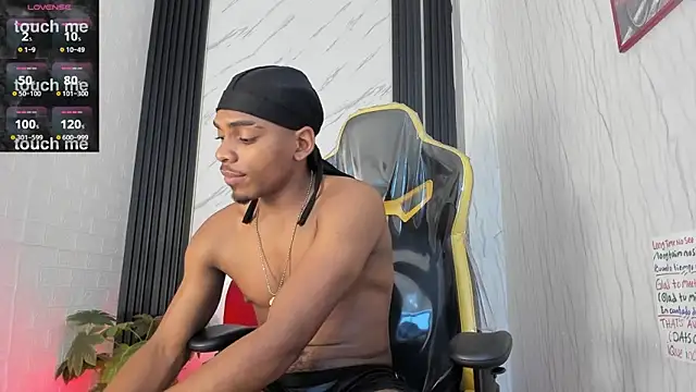 Snapshot of Jack_Muscles69_ chatting on February 2025 03:39:01 PM Jack Muscles69  online show from February 2025 03:39:01 PM