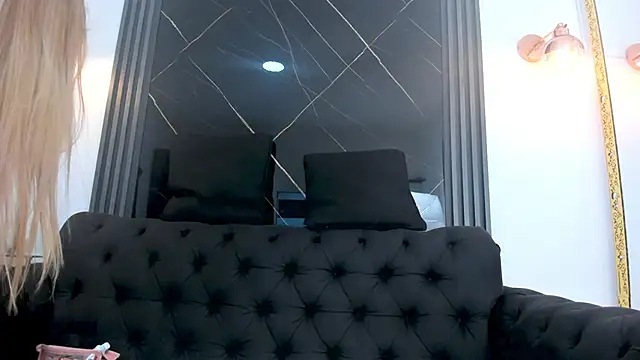 EvaaLovia1 online show from October 2025 02:05:02 PM