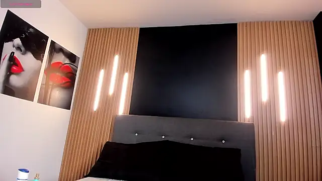 EvaaLovia1 online show from March 2026 01:30:01 PM