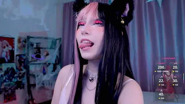 Carolina Leep online show from October 2025 01:23:01 PM