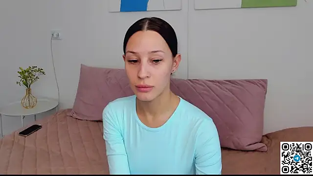 Snapshot of SelenaRousey chatting on April 2026 10:02:02 AM SelenaRousey online show from April 2026 10:02:02 AM