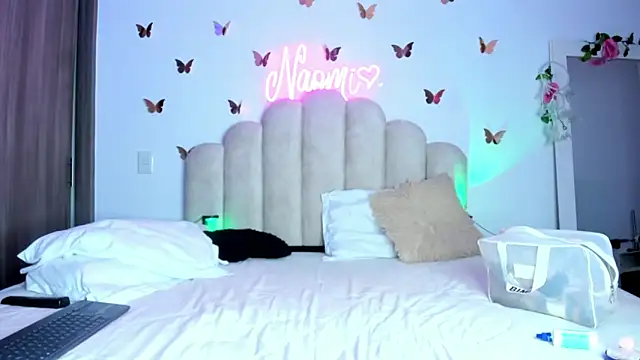 NaomiAsha online show from October 2025 10:19:01 PM