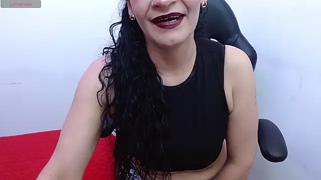 Snapshot of AlexandraJones_ chatting on October 2025 03:51:02 AM AlexandraJones online show from October 2025 03:51:02 AM