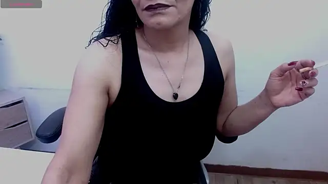 Snapshot of AlexandraJones_ chatting on November 2025 12:24:02 AM AlexandraJones online show from November 2025 12:24:02 AM