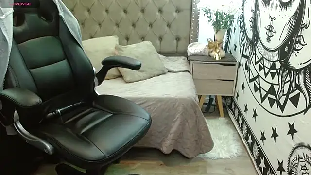 AlexandraJones  online show from February 2026 01:37:02 AM