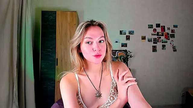 Niky  Jess online show from December 2024 08:20:01 AM