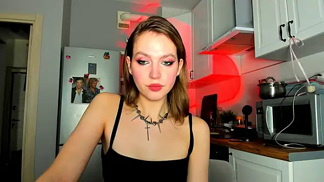 Niky  Jess online show from February 2025 03:32:02 PM