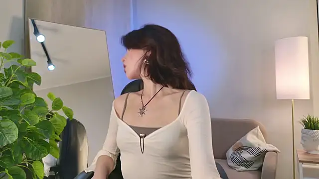 Niky  Jess online show from October 2025 02:39:02 PM